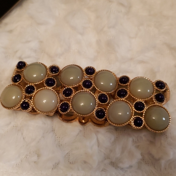 Jewelry Set - Picture 2 of 3